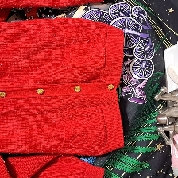 Cardigan gorgeous buttons 😍 - Picture 4 of 6